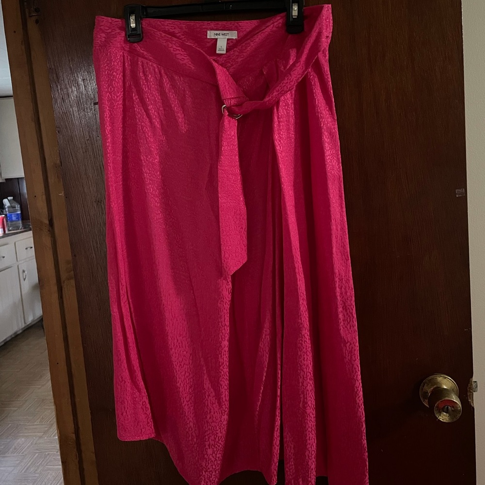 EUC NINEWEST SLANTED SKIRT